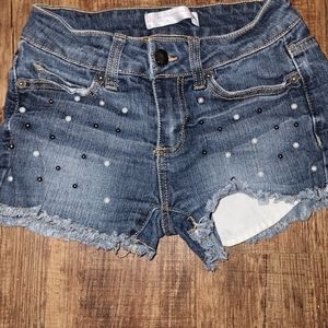 No boundaries shorts